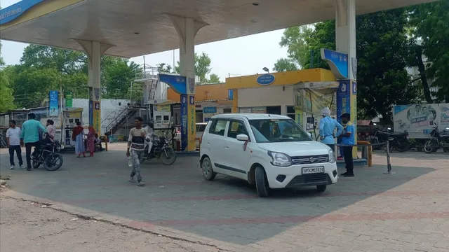 वॉयस ऑफ ए टू जेड न्यूज:- पीएम की अपील का असर: बाराबंकी में 7 दिन में 4.73 लाख लीटर ईंधन की बिक्री घटी
