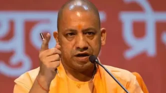 वॉयस ऑफ ए टू जेड न्यूज-लखनऊ में सीवर लाइन के 71 मैनहोलों के बीच से गुजरे बिजली के केबल हटेंगे, सीएम योगी के निर्देश