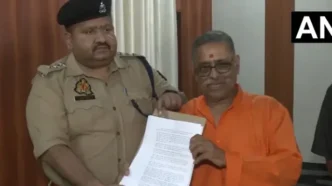 वॉयस ऑफ ए टू जेड न्यूज-अयोध्या में धर्म सेना प्रमुख संतोष दुबे ने एसआईटी को सौंपे चोरी के साक्ष्य, सभी ट्रस्ट भंग करने की मांग
