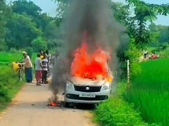 वॉयस ऑफ ए टू जेड न्यूज- बाराबंकी में चलती कार में लगी आग, सेंट्रल लॉक नहीं खुला और चालक की जलकर मौत