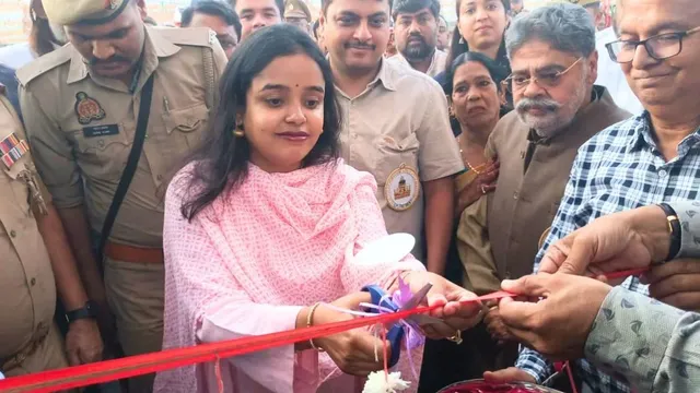 वॉयस ऑफ ए टू जेड न्यूज– बाराबंकी में देवा मेला का शानदार शुभारंभ: डीएम की पत्नी IAS रिया केजरीवाल ने फीता काटकर उड़ाए शांति के कबूतर
